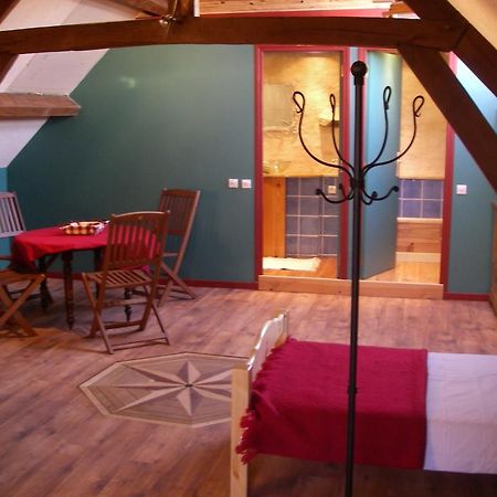 Le Trot'In Chair Bed and Breakfast Martigny-le-Comte Exteriör bild