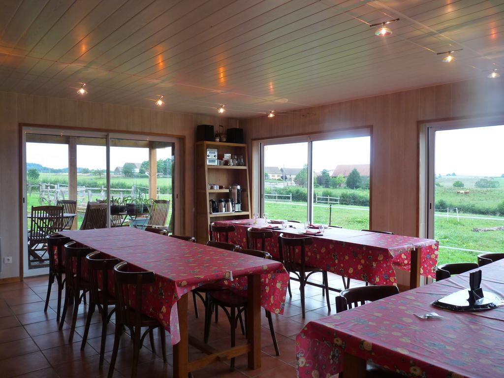 Le Trot'In Chair Bed and Breakfast Martigny-le-Comte Exteriör bild
