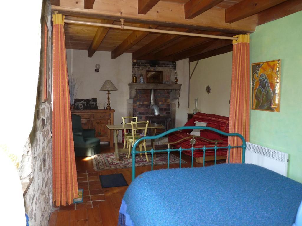 Le Trot'In Chair Bed and Breakfast Martigny-le-Comte Rum bild