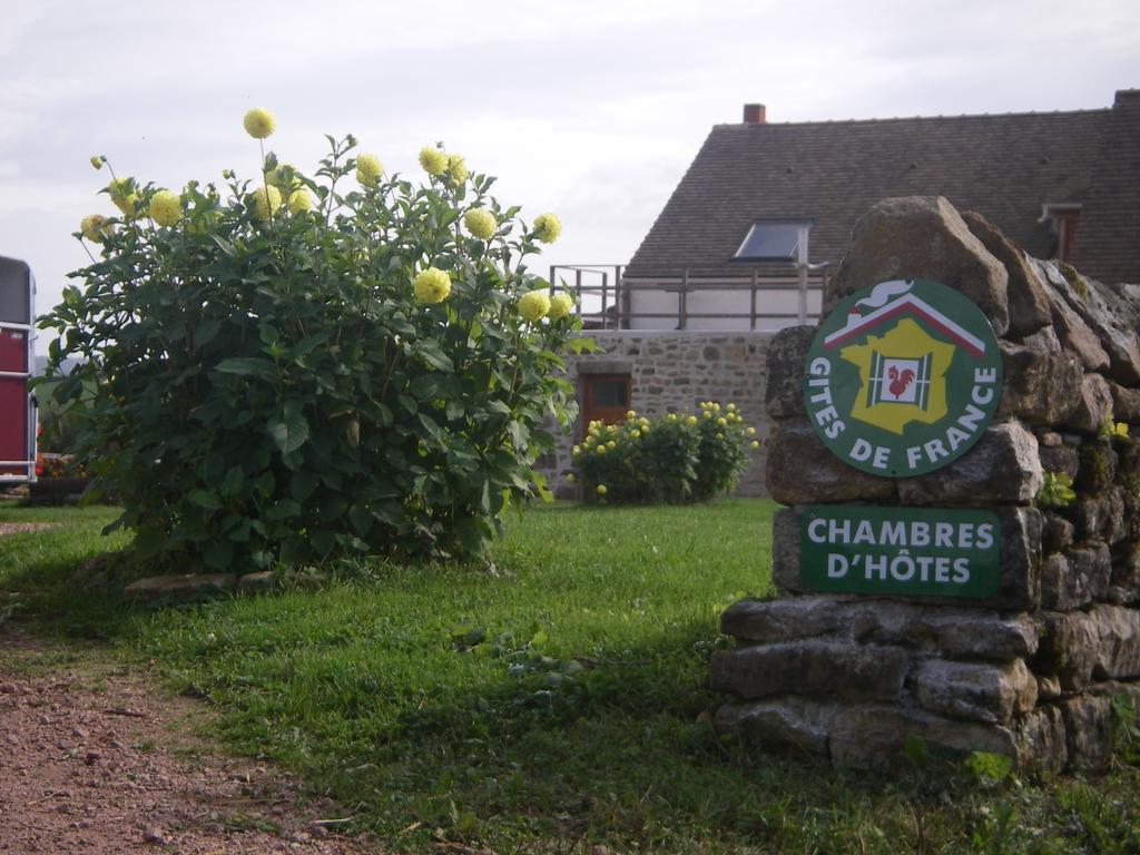 Le Trot'In Chair Bed and Breakfast Martigny-le-Comte Exteriör bild